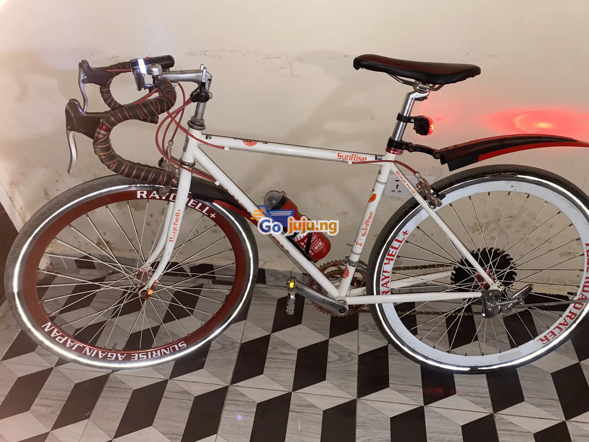 Sport Bicycle with security light front and back 